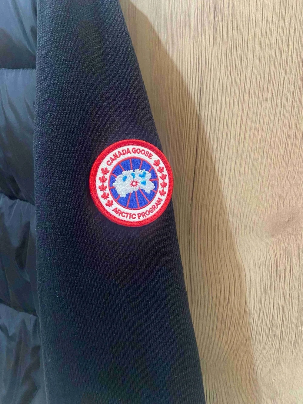 Canada Goose. cropped quilted
